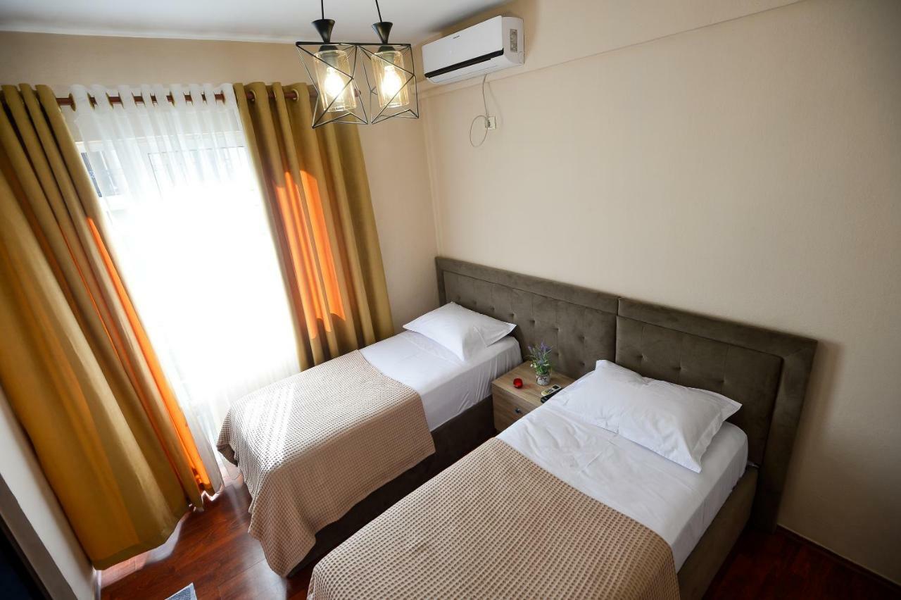 Hotel Niku Tirana Exterior foto