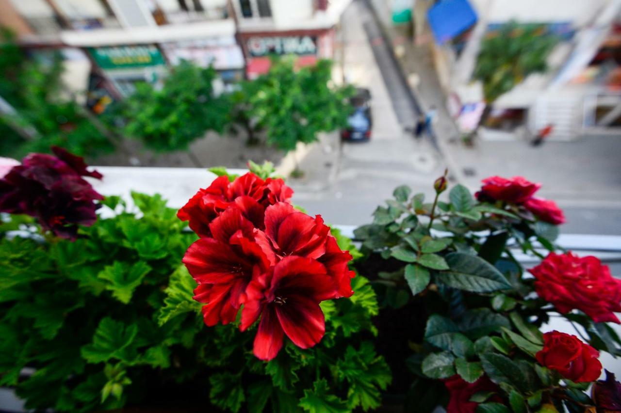 Hotel Niku Tirana Exterior foto